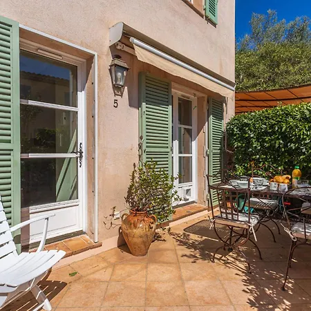 Vakantiehuis Les Migraniers 2 By Interhome Grimaud